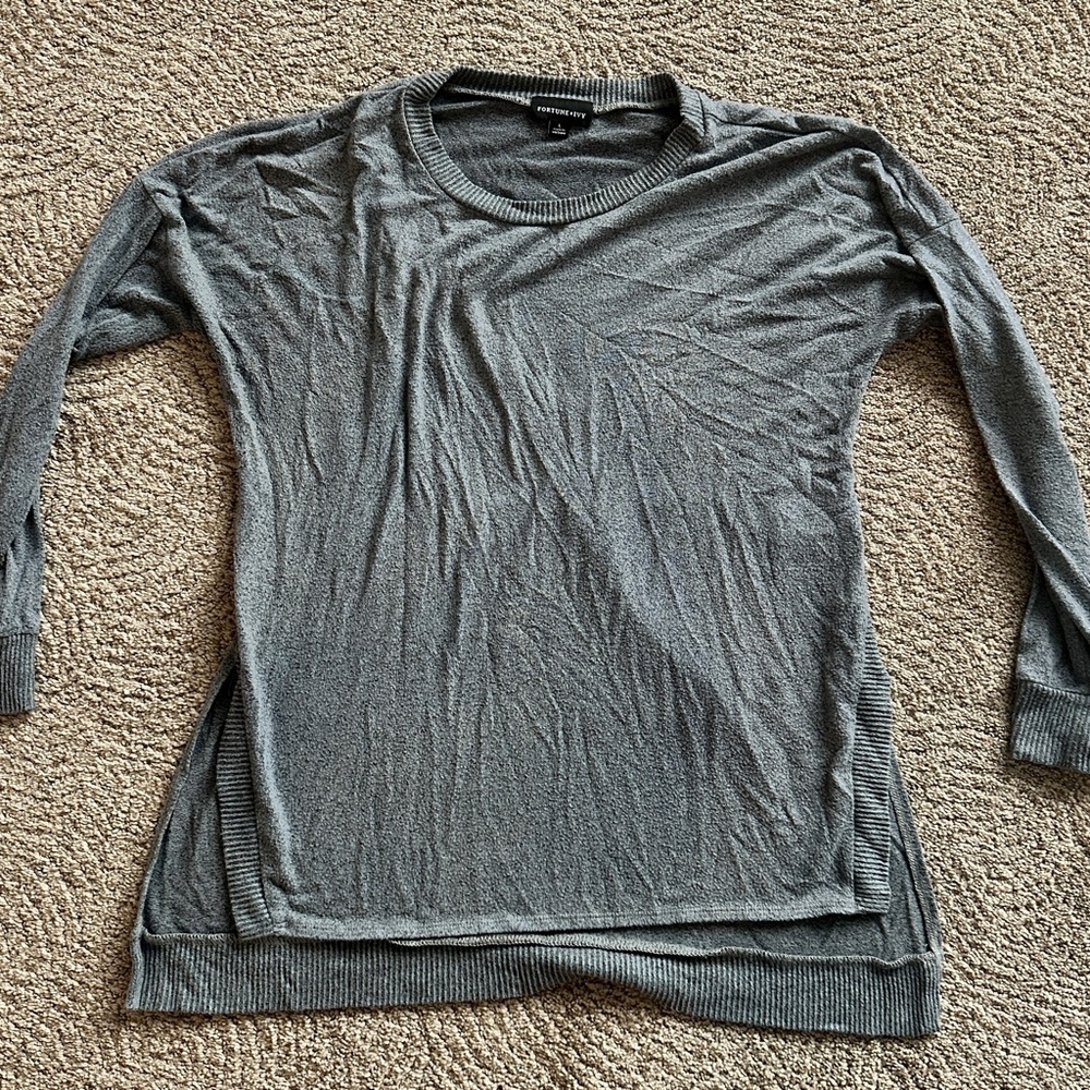 Blueish/grey light weight sweater